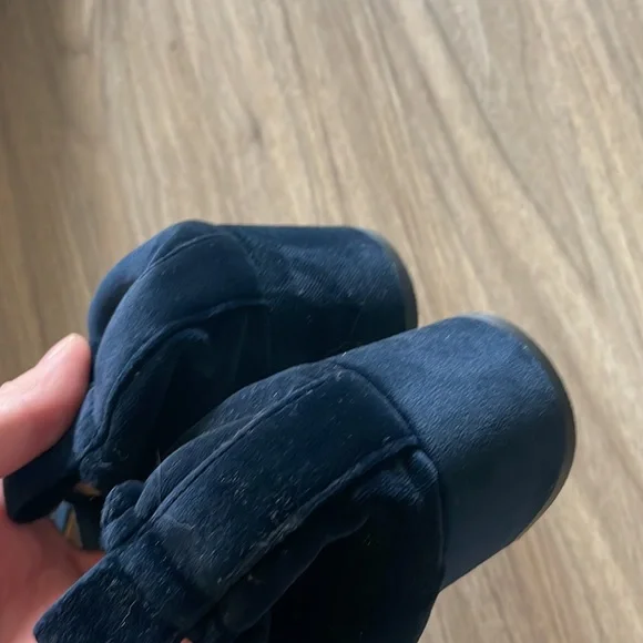 Everlane Velvet Day Heel in Navy, Size 8 - Picture 5 of 5